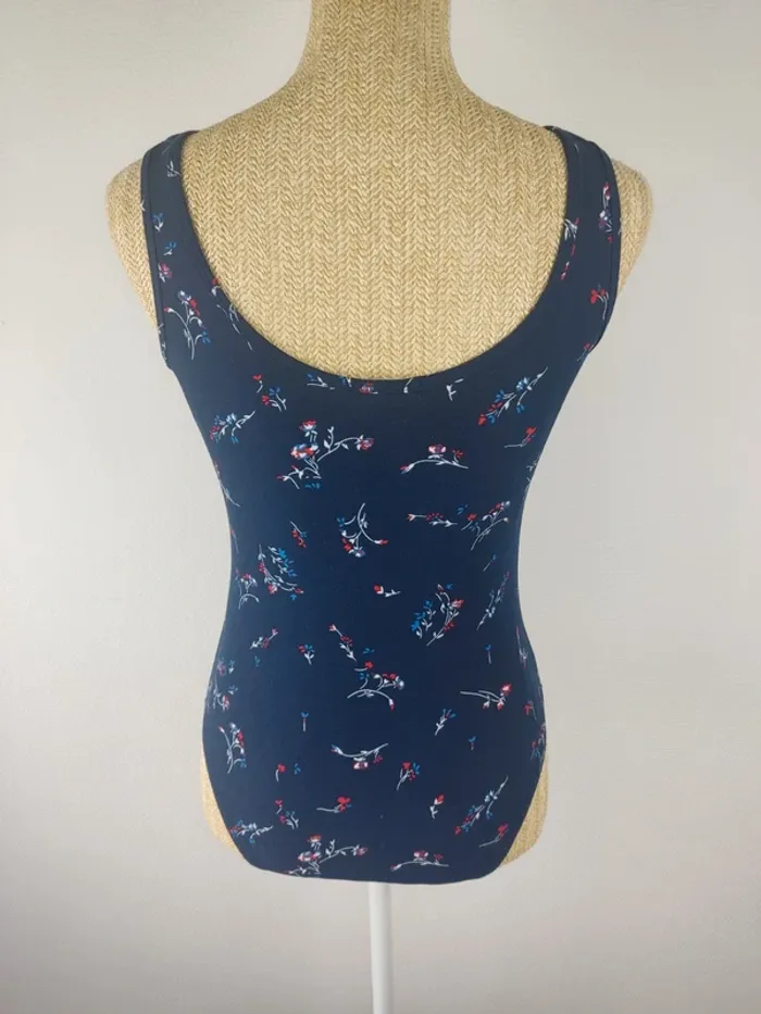 Body stretch bleu marine motif fleuri taille M Ardene neuf - photo numéro 2