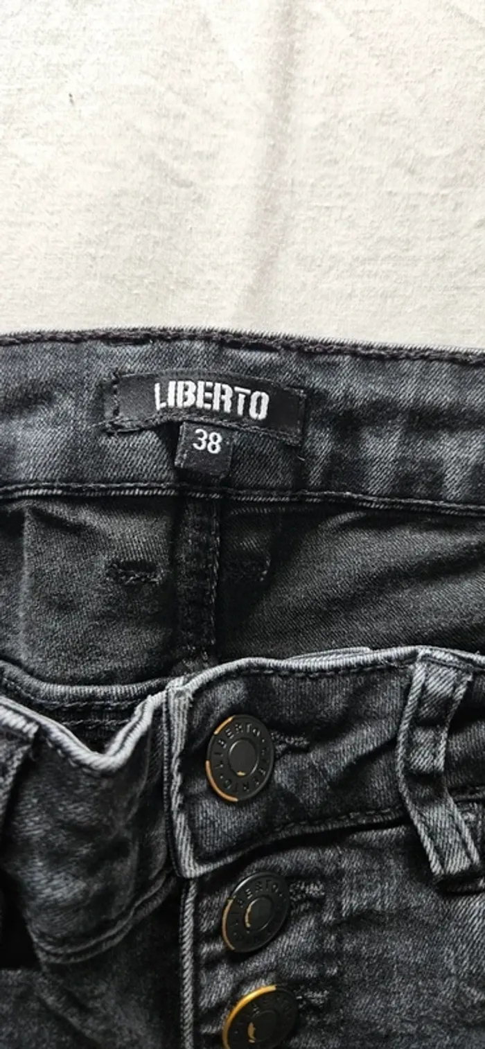 jean 4 boutons skinny Liberto taille haute délavée  gris et noir taille 38 - photo numéro 3