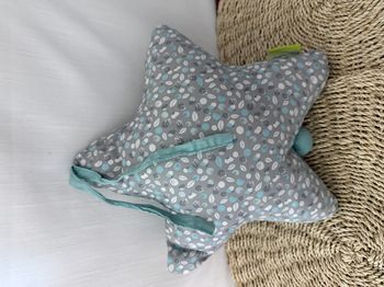 DOUDOU PELUCHE MUSICAL VERTBAUDET ETOILE GRIS BLEU BLANC 