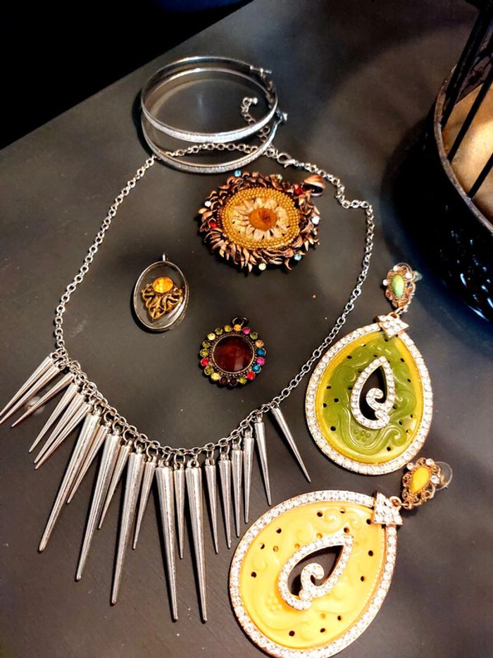 Lot de bijoux vintage et moderne couleur argenté et vert - photo numéro 5