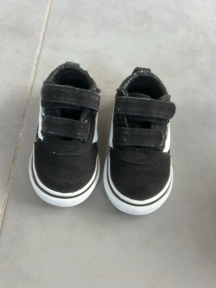 Vans pointure 21 TBE enfant