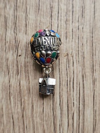 Charm Pandora ballon maison la haut