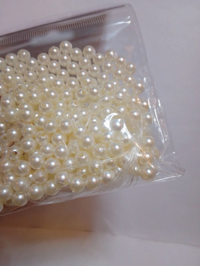 Perles de loisirs blanches crèmes nacrées + fil - photo numéro 2