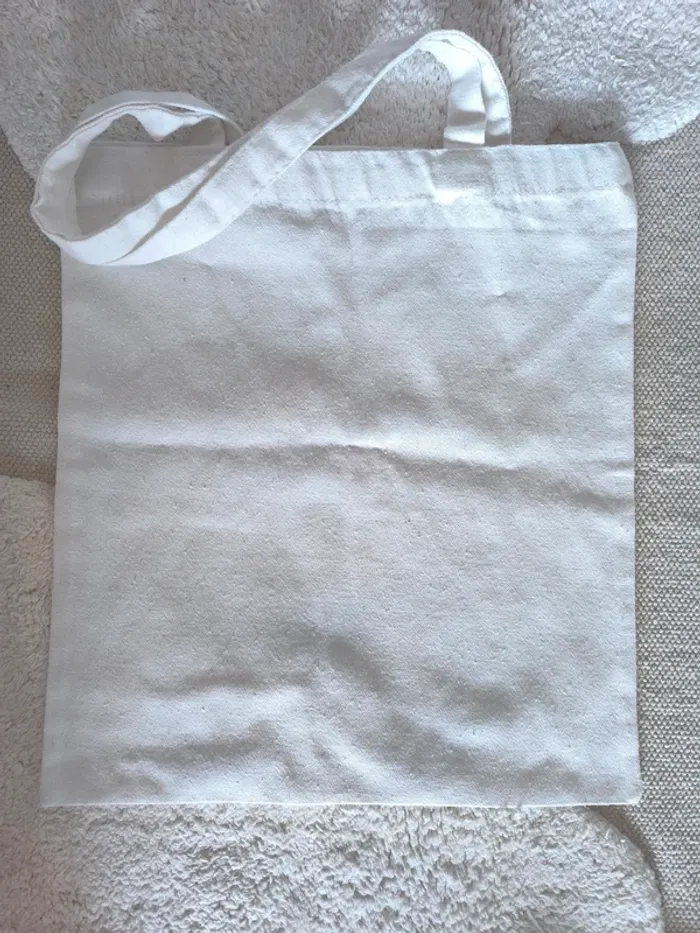 Tote bag blanc avec Anya Spy Family – bon état ! - photo numéro 2