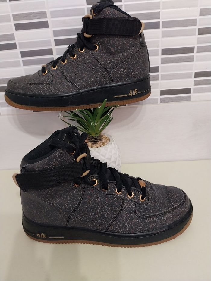 Baskets Nike Air force taille 38.5 - photo numéro 2