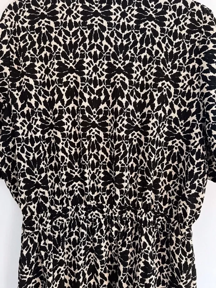 Robe noir et blanc - photo numéro 3
