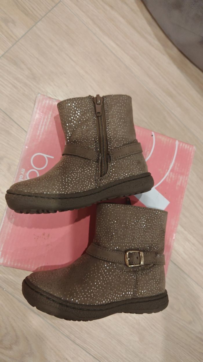 Botte marron brillante neuve P24