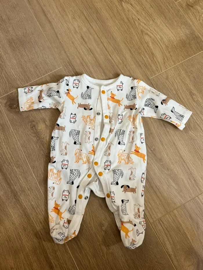 Pyjama fin 1 mois - photo numéro 5