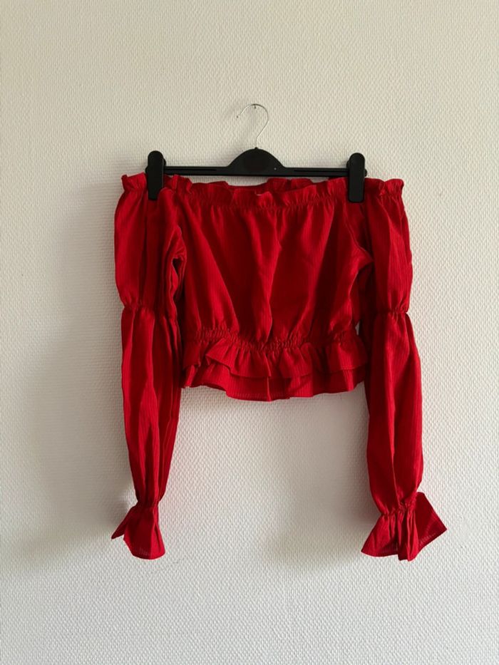 Top épaules dénudées rouge