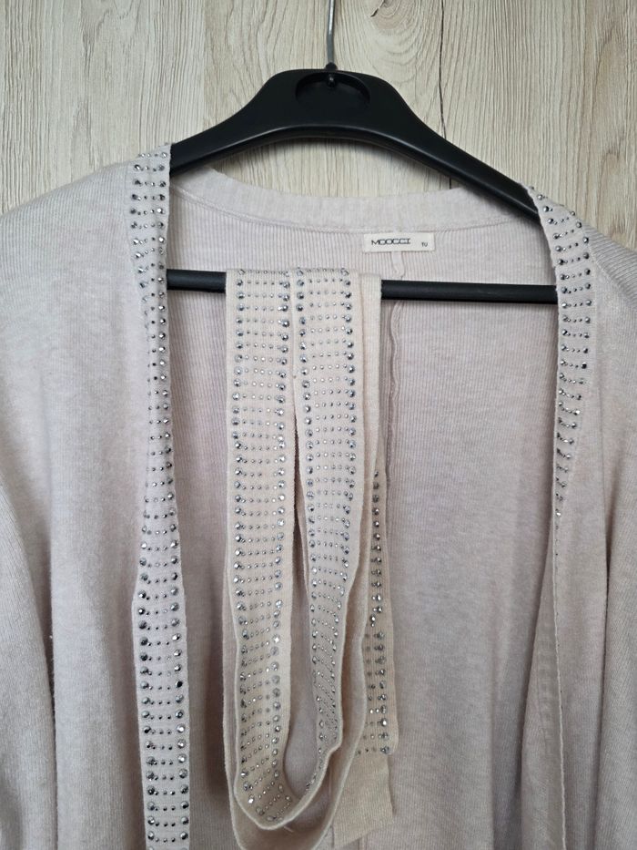 GILET FEMME BEIGE AVEC CEINTURE STRASS TAILLE UNIQUE D'UN 34/40 MARQUE MOOCCI - photo numéro 3