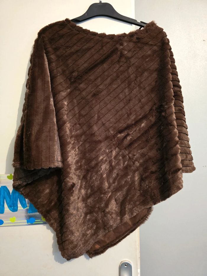 Poncho marron