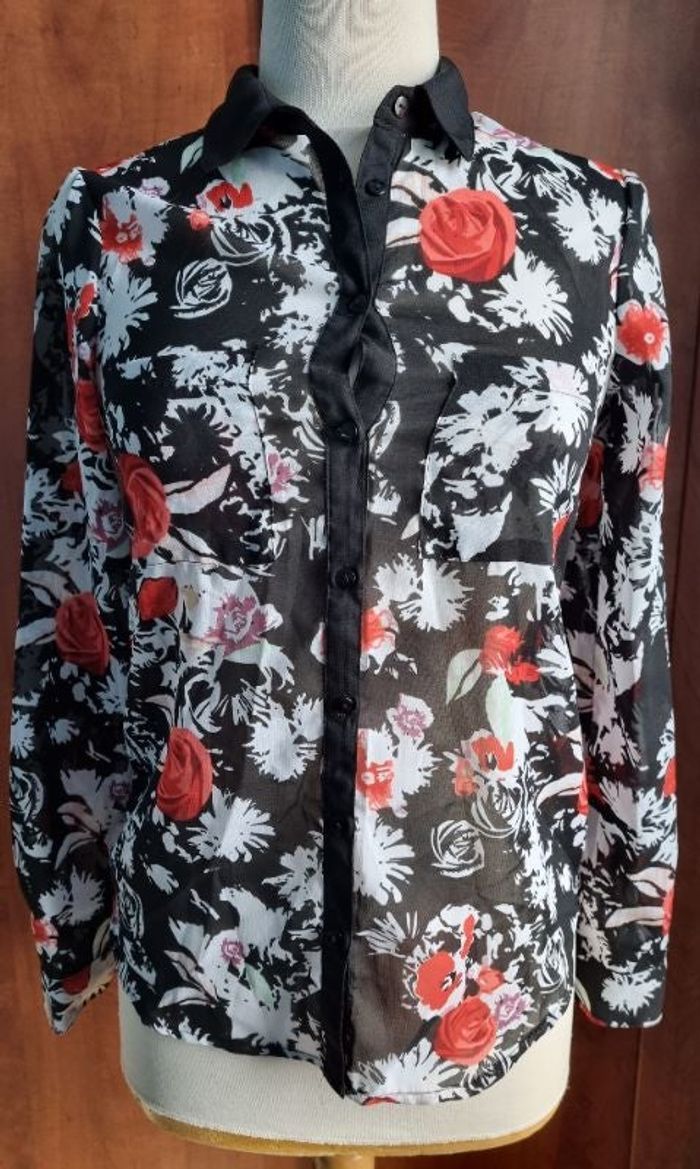 Chemise à motif rose rouge taille XS - photo numéro 1