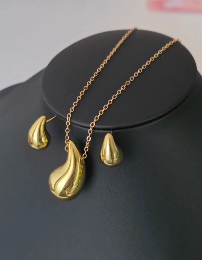 Parrure collier + boucle d'oreilles gouttes acier inoxydable dorée - photo numéro 2