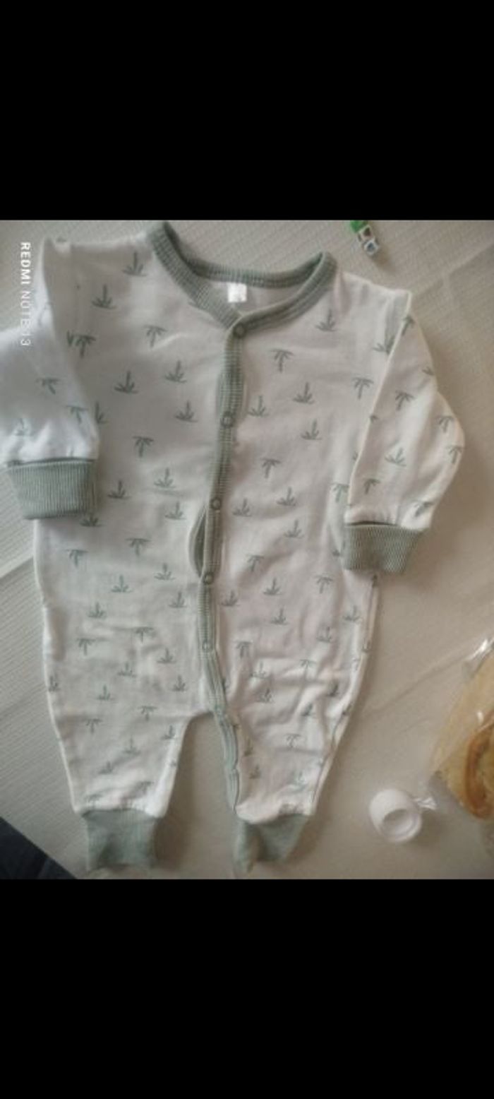 #kytie0moisgarcon. Grenouillère sans pied taille 0 mois