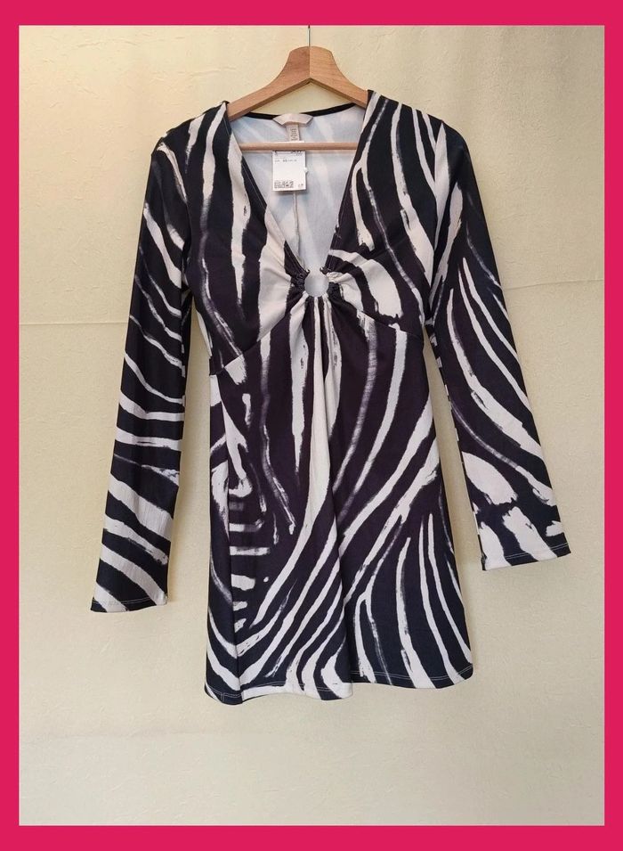 Robe H&M taille XS. - photo numéro 2