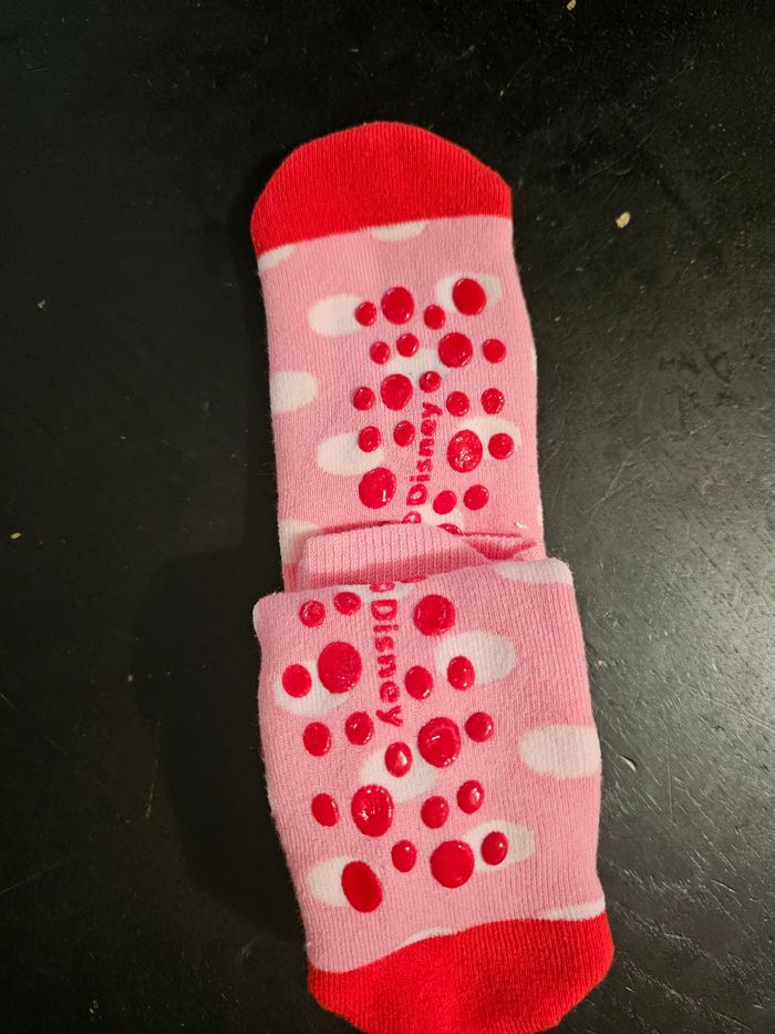 Chaussettes antidérapantes Minnie Mouse, édition spéciale 100 ans de magie Disney (Neuves, T. 30/34) - photo numéro 3