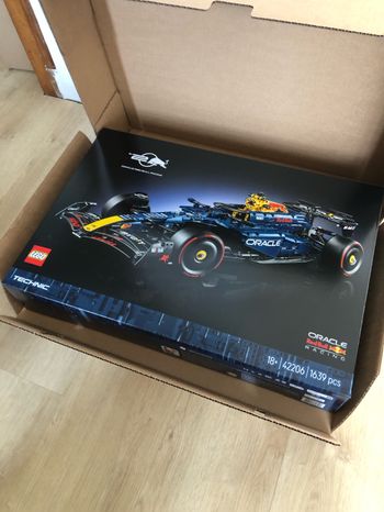 Voiture lego technic neuf Red Bull 42206