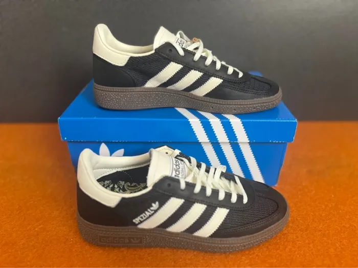 Adidas Original Handball Spezial - core black/ivory/gum