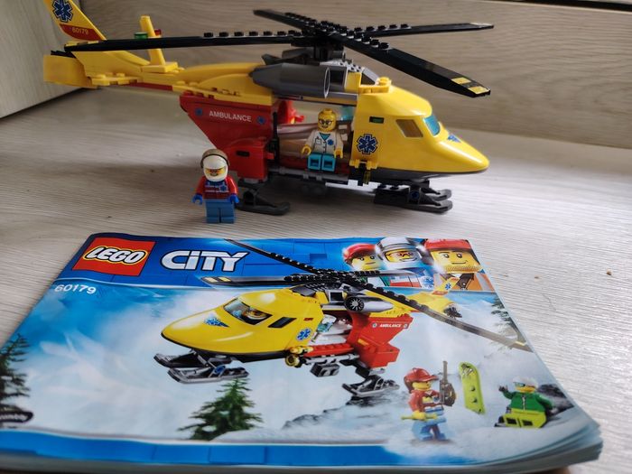 Superbe hélicoptère lego sauvetage