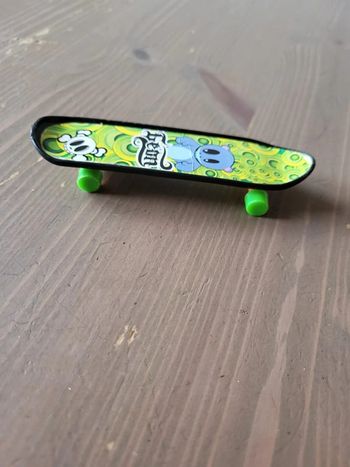 Jouet mini skate pour doigts