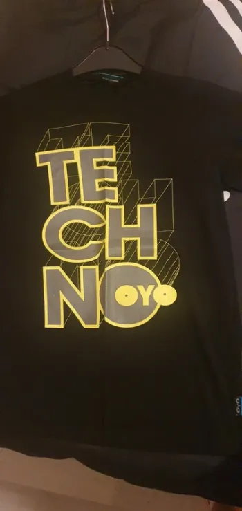 T short oyo