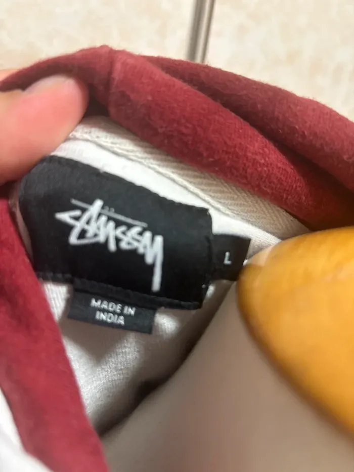 Sweat Stüssy à capuche – Blanc & Bleu marine – Taille L – Très bon état mixte - photo numéro 2