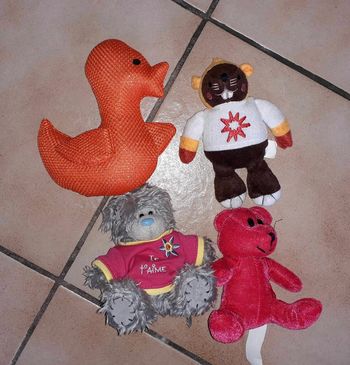 Lot de 4 peluches