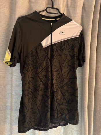 Haut technique de sport
