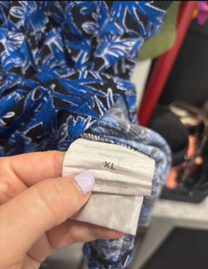 Haut femme fleuri bleu et noir XL - photo numéro 6