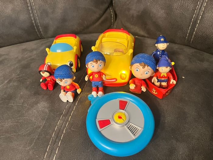 Lot oui-oui figurines et voitures - photo numéro 3