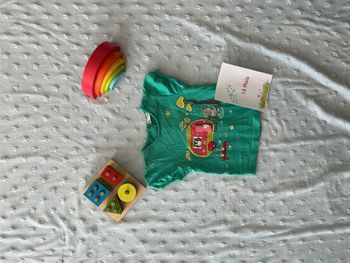teeshirt manches courtes vert ouverture totale au dos 18 mois du pareil au même