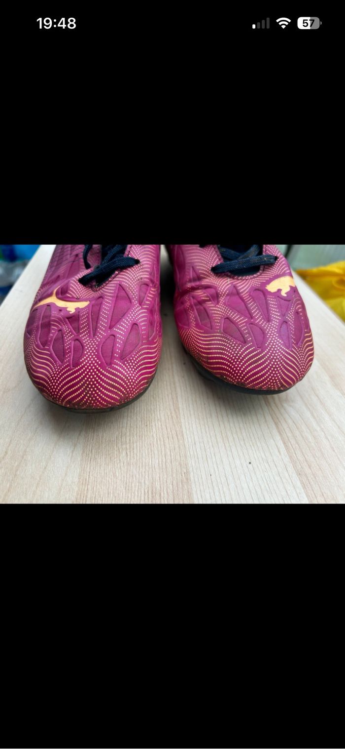 Crampon Puma  football taille 36 - photo numéro 2