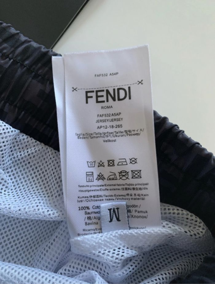 Short Fendi - photo numéro 4
