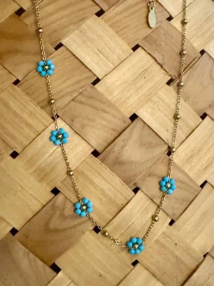 Collier chaînes petites boules  fleurs perles turquoises acier inoxydable or - photo numéro 3