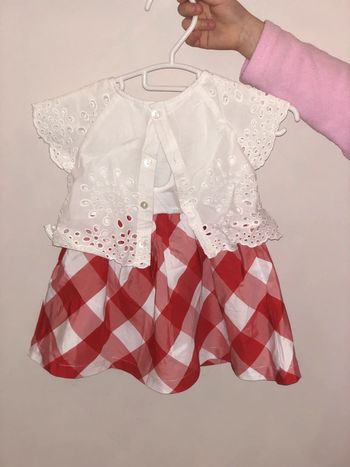 Robe blanche et rouge