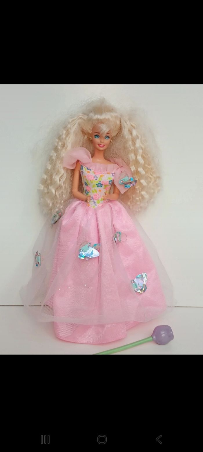 Poupée mattel barbie vintage Barbie butterfly princess blonde robe rose
Poupée et ensemble compri