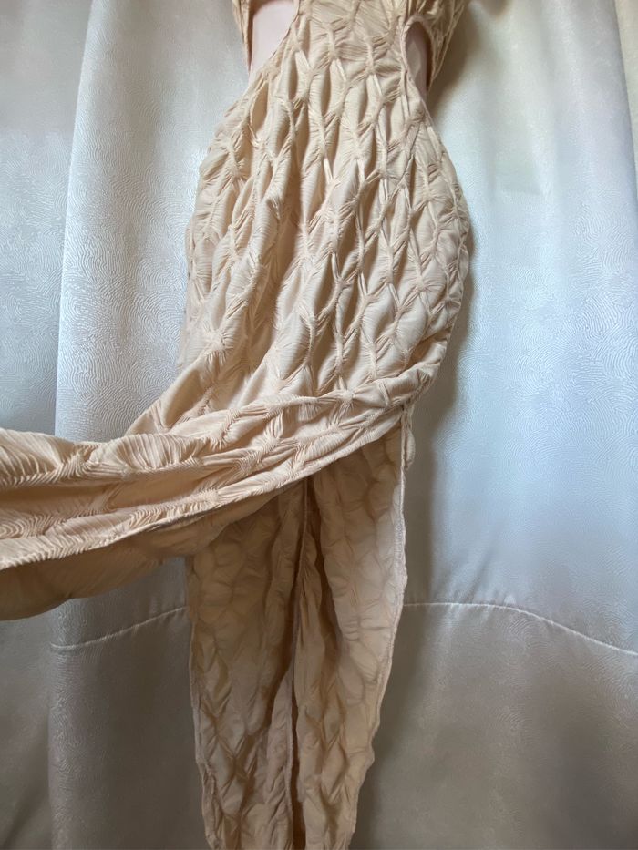 Robe longue coquilles chair près du corps 36 Prettylittlething - photo numéro 2