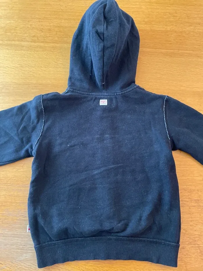 Sweat-shirt capuche zippe 6 ans - photo numéro 3