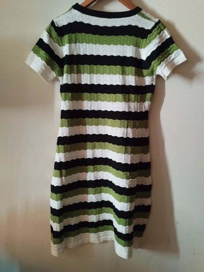 Robe moulante style crochet taille 38.Neuve - photo numéro 5