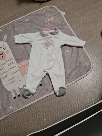 Pyjama obaibi 3 mois porté 1 fois comme neuf