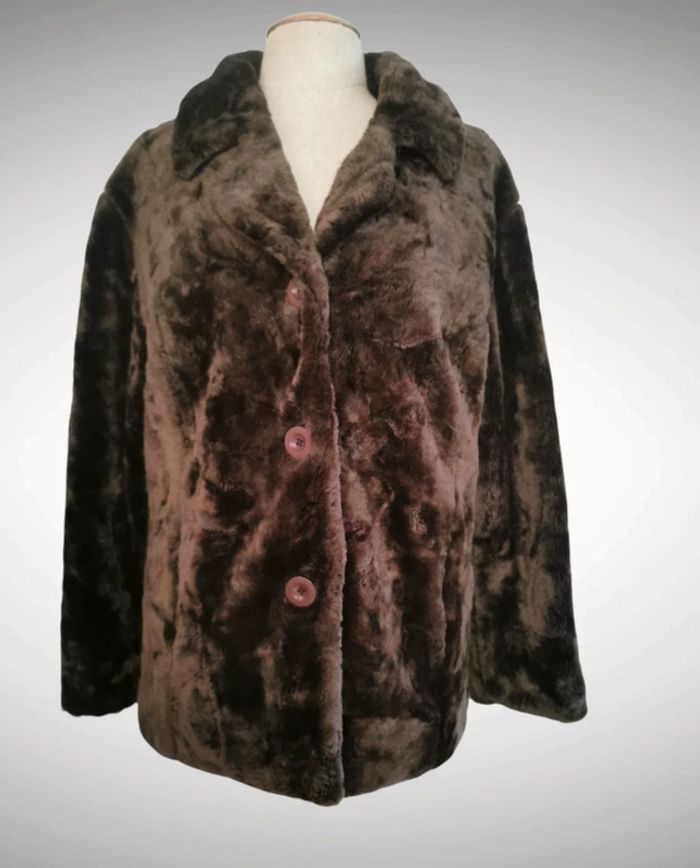 Manteau fausse fourrure t. 48 - photo numéro 2