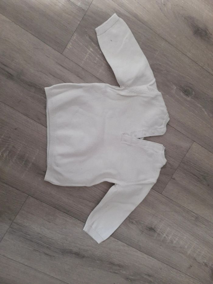 Pull blanc 9 mois - photo numéro 4