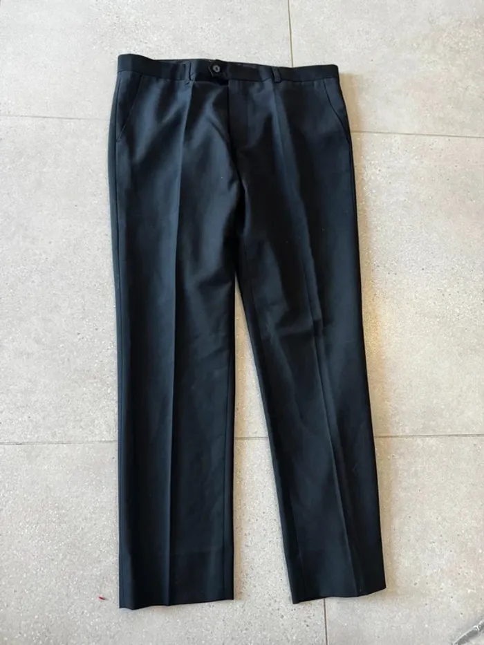 Pantalon noir taille 52 IT, très bon état , 46x98cm