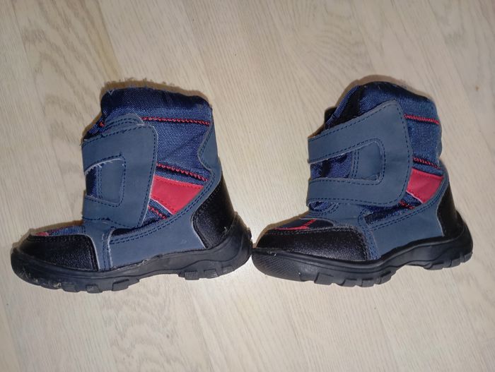 Bottes de neige après-ski bleu marine 
P. 23 - photo numéro 3