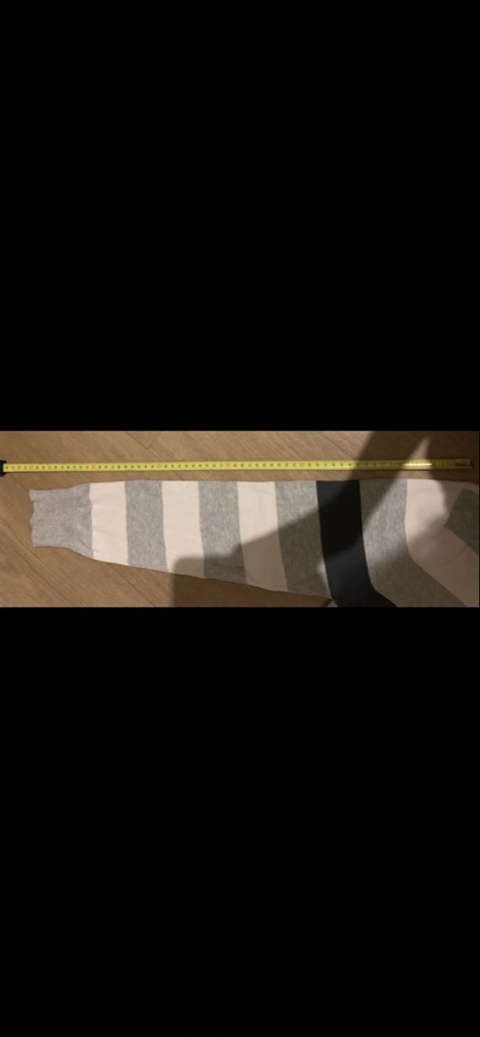 Pull longue manche fine laine marque fsbn taille xs en parfaite état - photo numéro 4