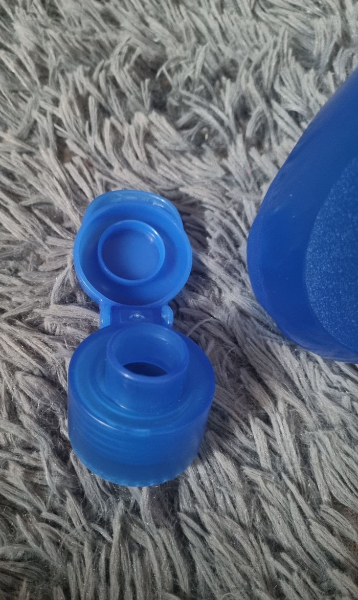 Gourde bleu avec bouchon - photo numéro 4