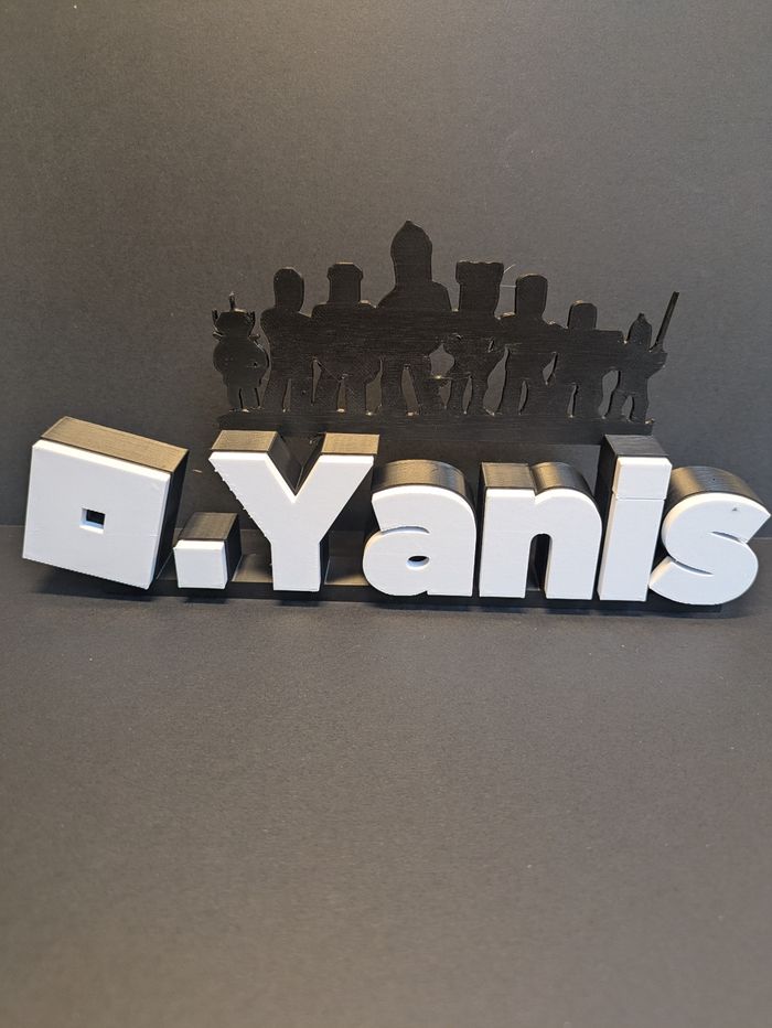 Figurine personnalisée thème Roblox – Prénom ou mot au choix - photo numéro 2