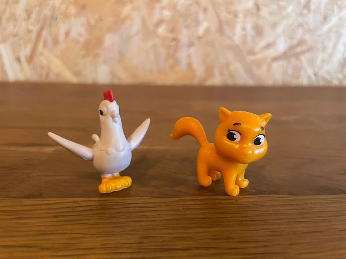 Idée Cadeau 🎁 Lot de 2 Figurines de la poule Galineta et du chat de la Pat Patrouille - photo numéro 2