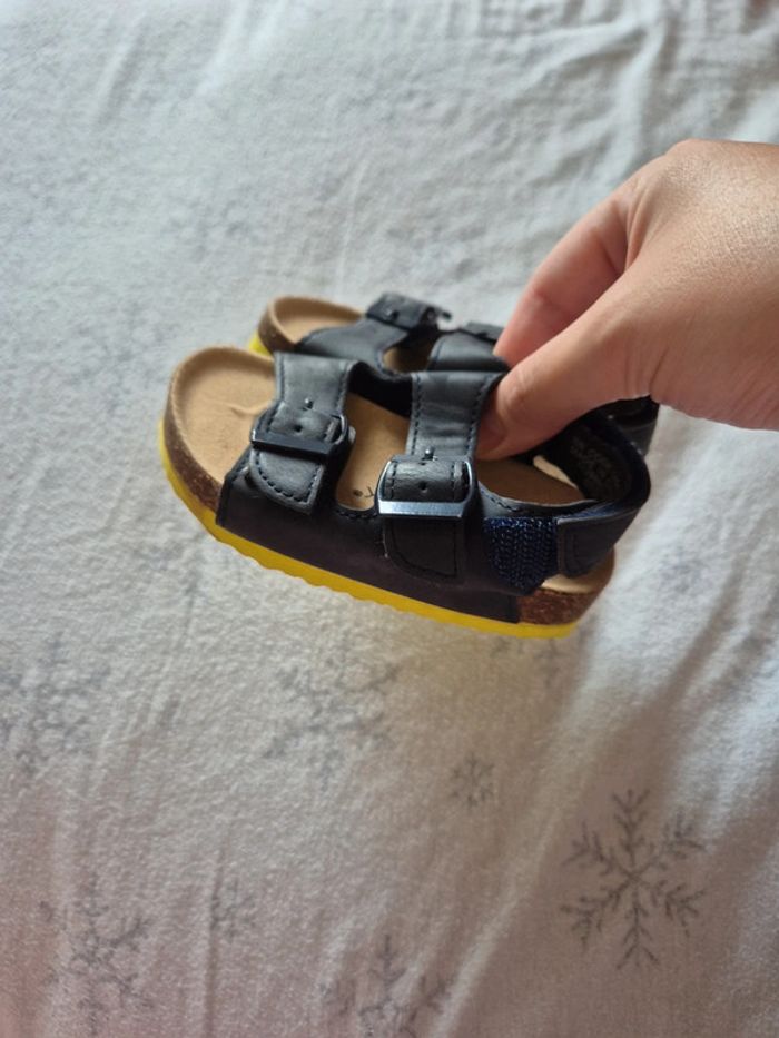 Sandales primark taille 19 - photo numéro 2