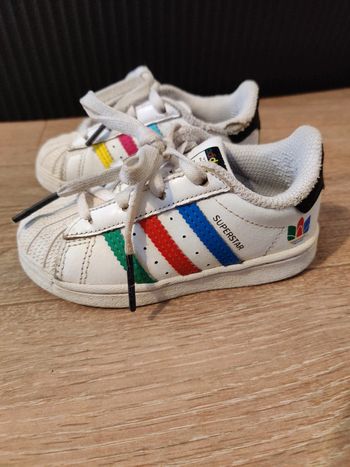 Basket Adidas taille 22